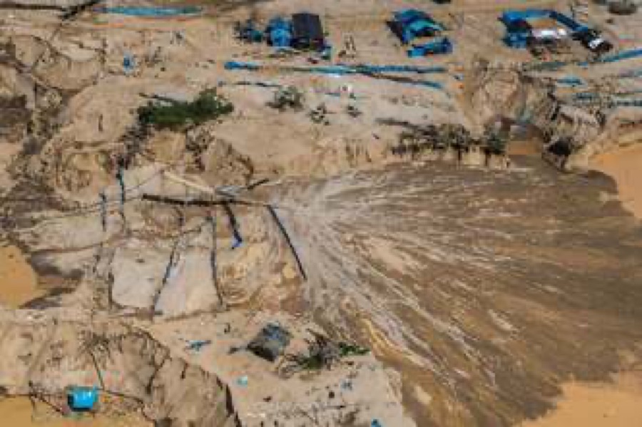 Gold Mining Is Poisoning Amazon Forests with Mercury